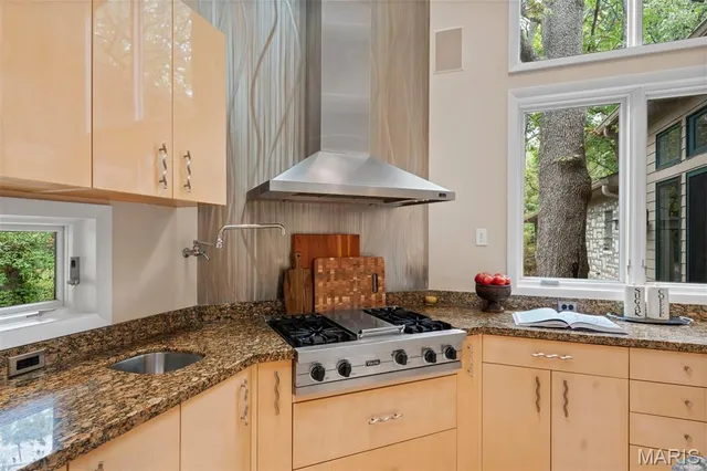 $2,000,000 | 1800 West Adams Avenue, Kirkwood, MO 63122