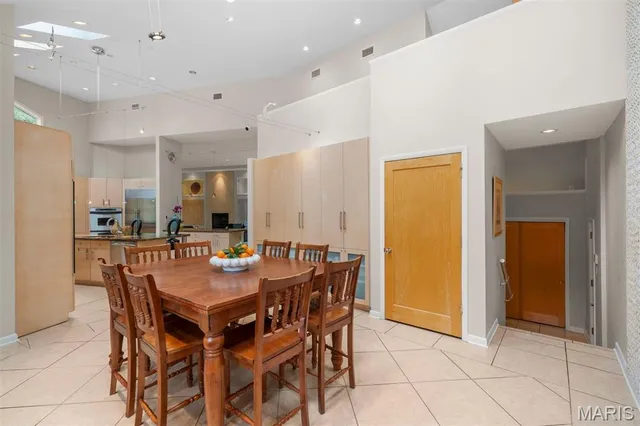 $2,000,000 | 1800 West Adams Avenue, Kirkwood, MO 63122