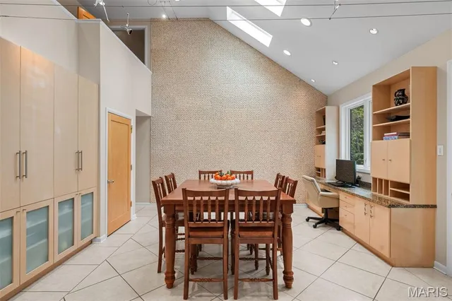 $2,000,000 | 1800 West Adams Avenue, Kirkwood, MO 63122