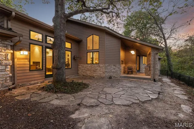 $2,000,000 | 1800 West Adams Avenue, Kirkwood, MO 63122