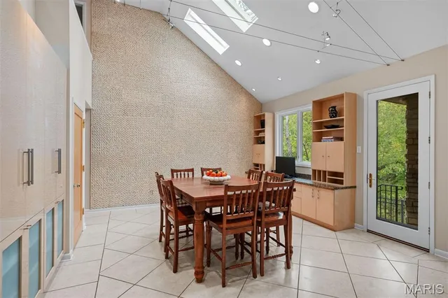 $2,000,000 | 1800 West Adams Avenue, Kirkwood, MO 63122