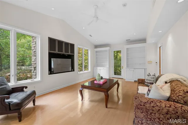 $2,000,000 | 1800 West Adams Avenue, Kirkwood, MO 63122