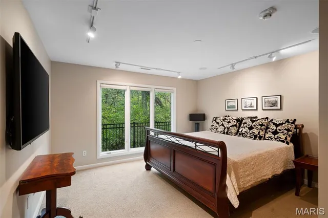 $2,000,000 | 1800 West Adams Avenue, Kirkwood, MO 63122