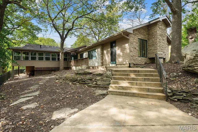 $2,000,000 | 1800 West Adams Avenue, Kirkwood, MO 63122