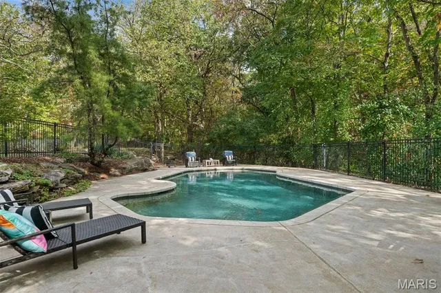 $2,000,000 | 1800 West Adams Avenue, Kirkwood, MO 63122