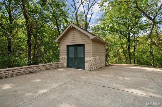 $2,000,000 | 1800 West Adams Avenue, Kirkwood, MO 63122