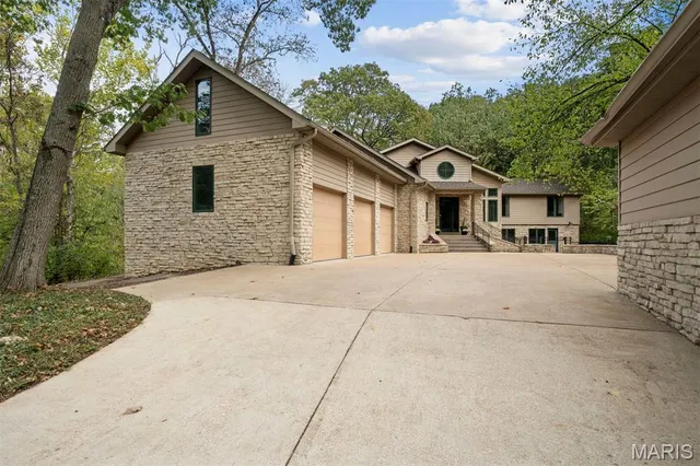 $2,000,000 | 1800 West Adams Avenue, Kirkwood, MO 63122