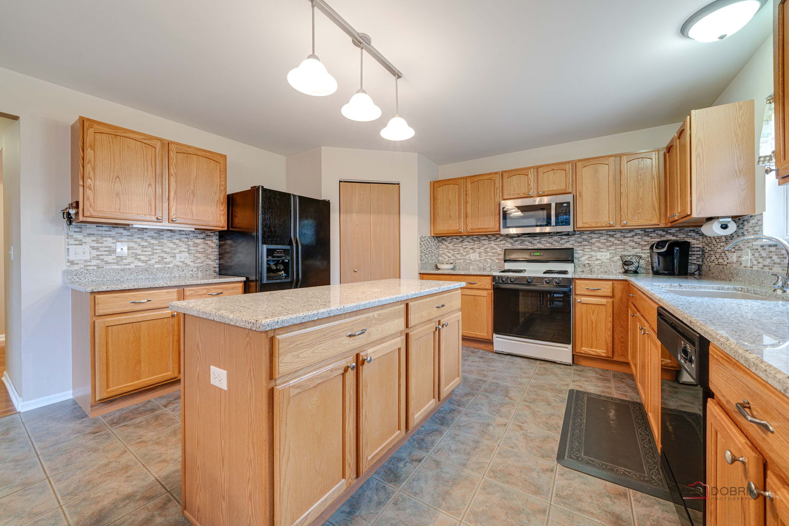 478 Highplains Road Round Lake, IL 60073 - Photo 9 of 41 Gallery Image 9