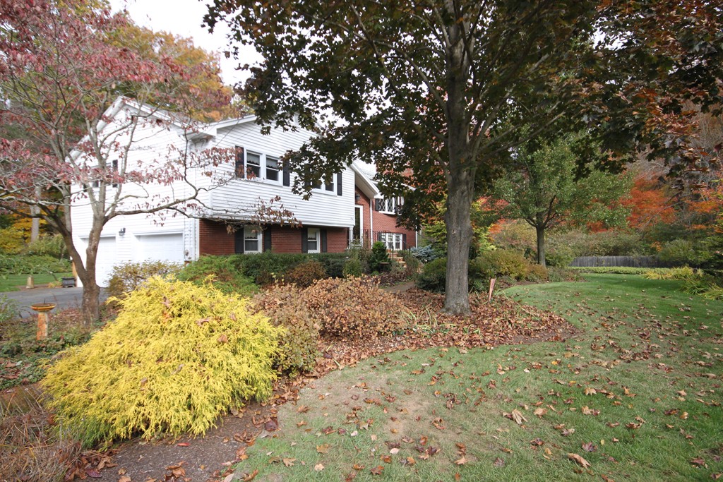 60 Reservoir Road Westwood, MA 02090 - Photo 3 of 28 Gallery Image 3