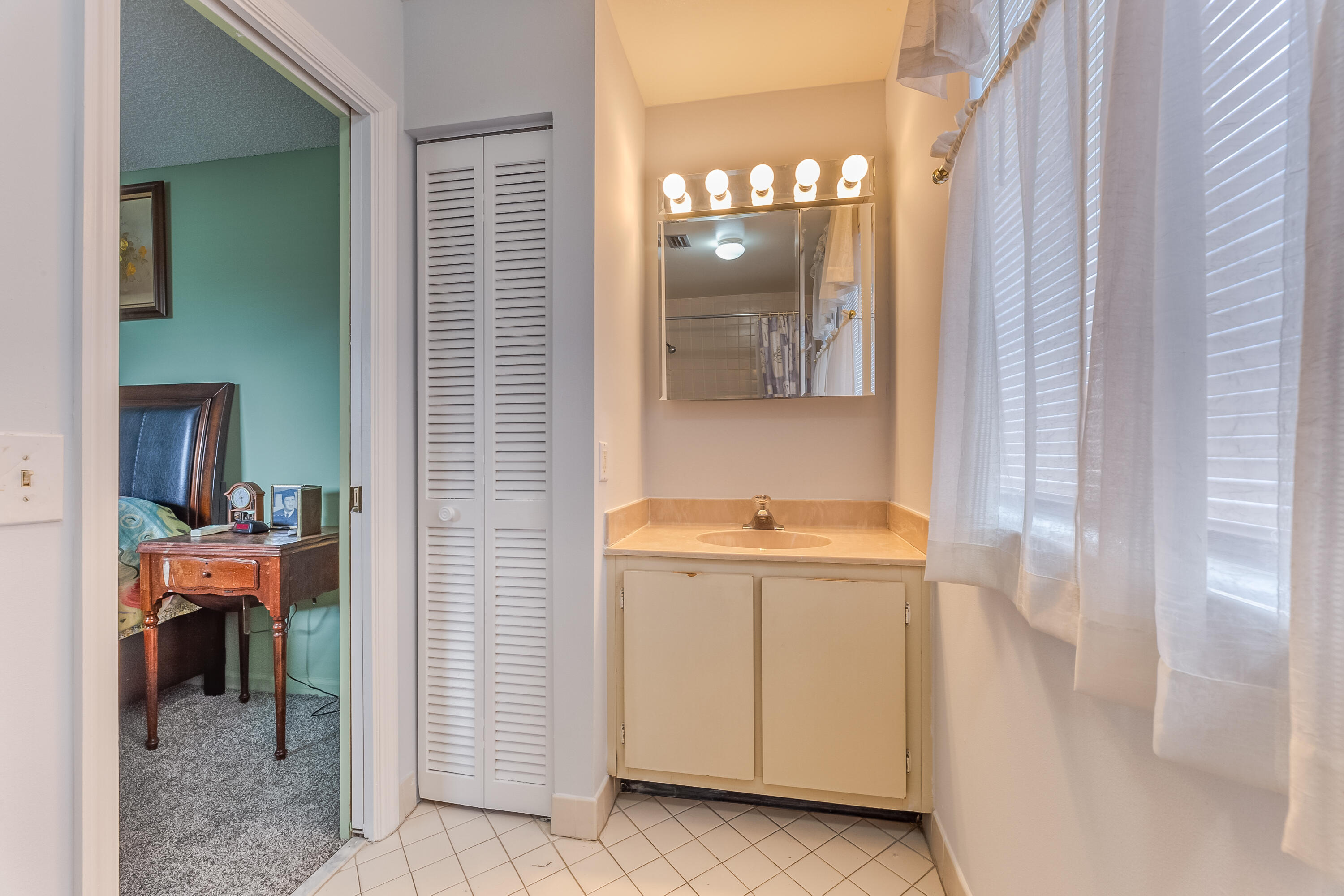 6816 Via Regina Boca Raton, FL 33433 - Photo 28 of 36 a room with washing machine and dryer