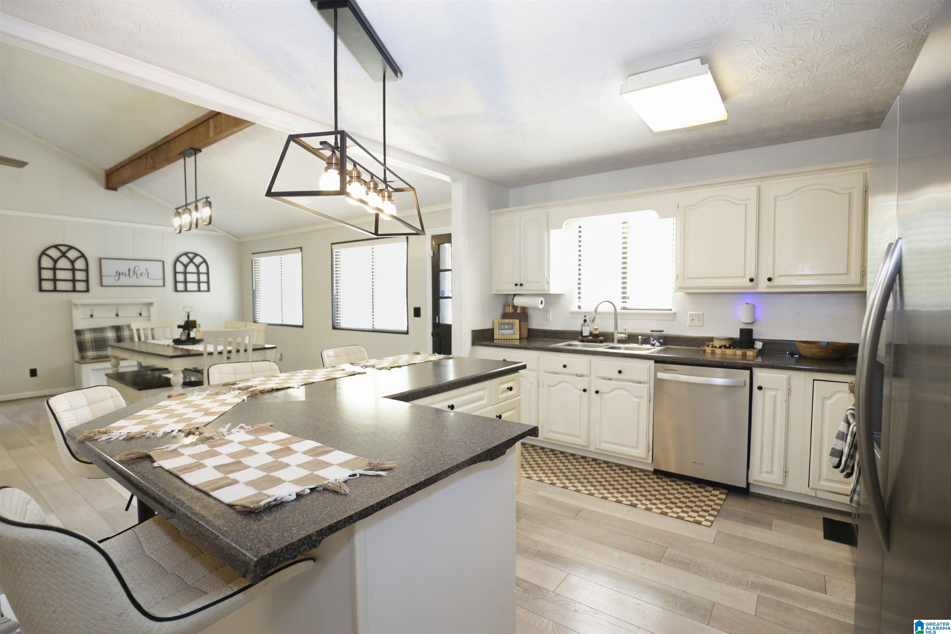 1295 Winter Place Anniston, AL 36207 - Photo 8 of 31
