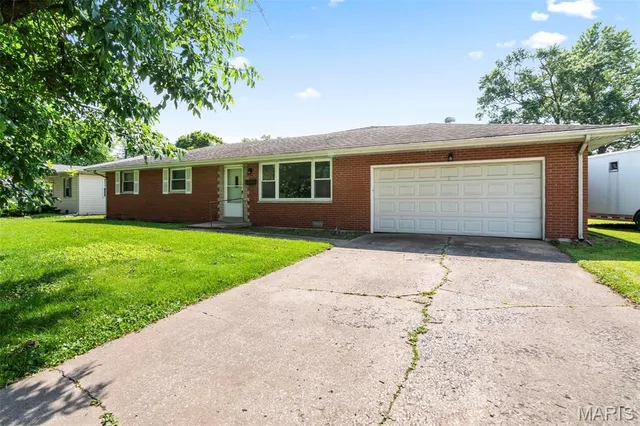 $175,000 | 31 Moorland Drive, Granite City, IL 62040
