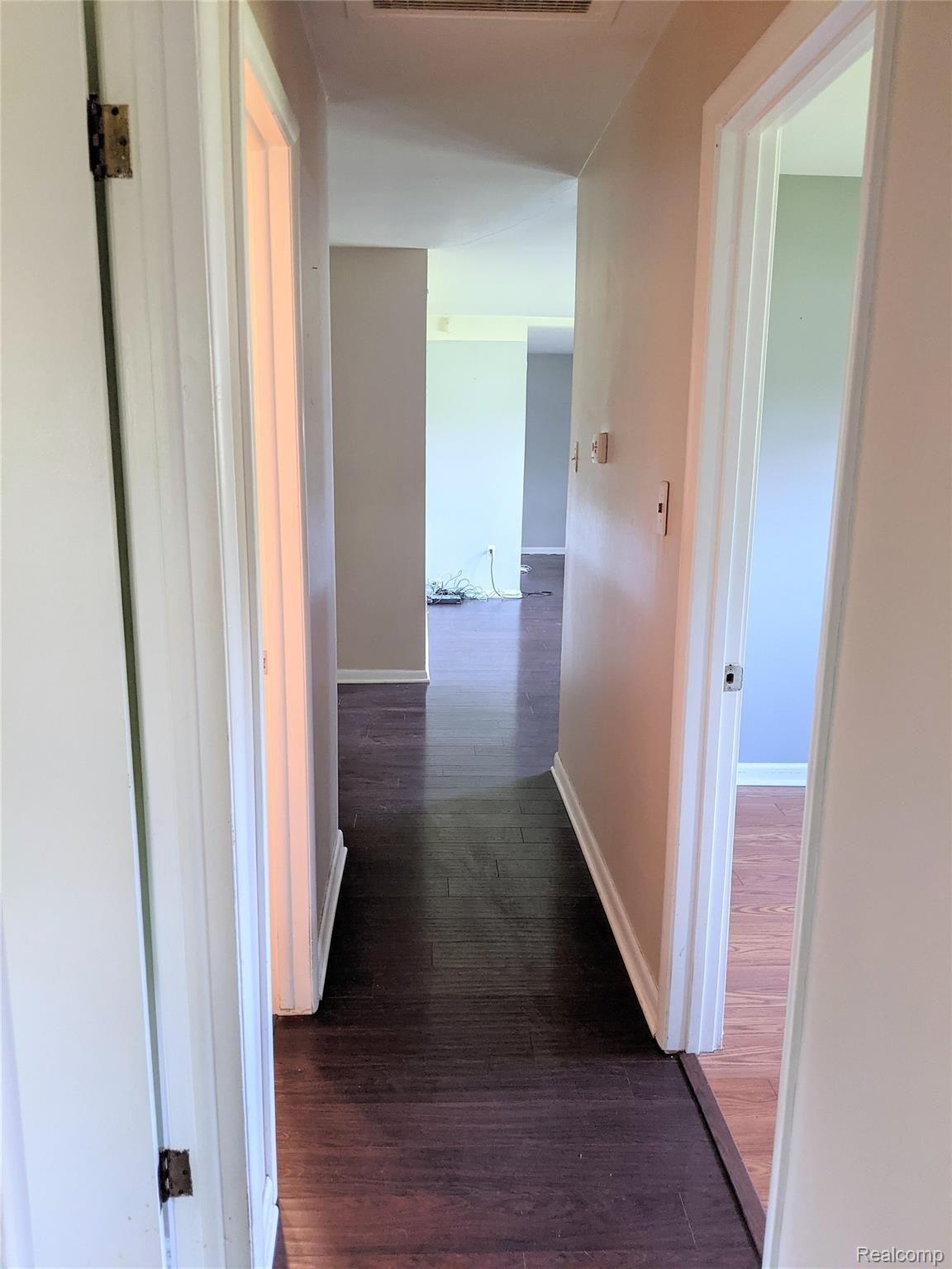 6320 Hermana Road West Bloomfield, MI 48324 - Photo 8 of 18 PXL_20210601_213241214.jpg