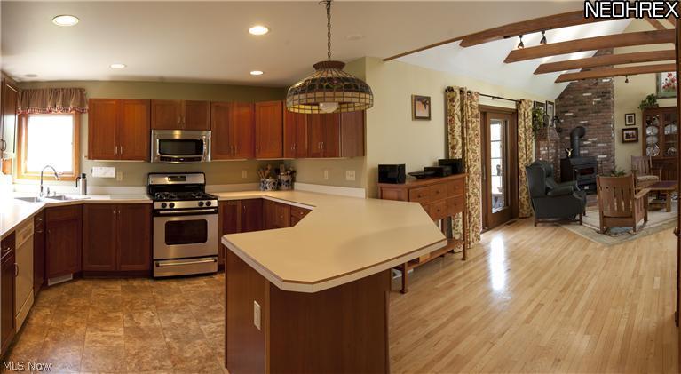 37145 Bainbridge Road Solon, OH 44139 - Photo 6 of 22 Gallery Image 6