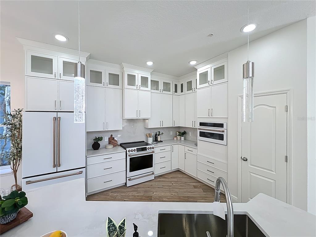 4264 Haws Court Orlando, FL 32814 - Photo 10 of 38