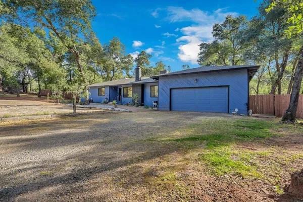 $469,000 | 13621 Lynda Lynn Way, Redding, CA 96003