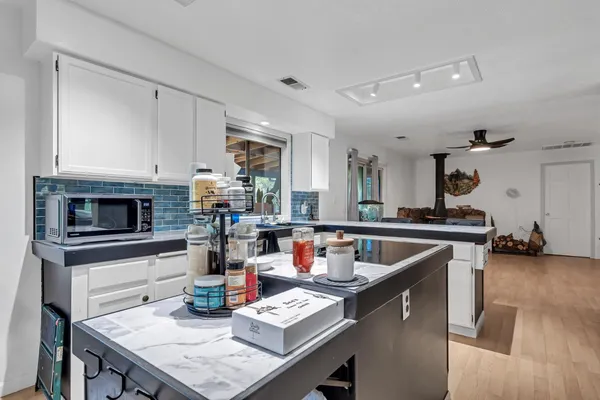 $469,000 | 13621 Lynda Lynn Way, Redding, CA 96003