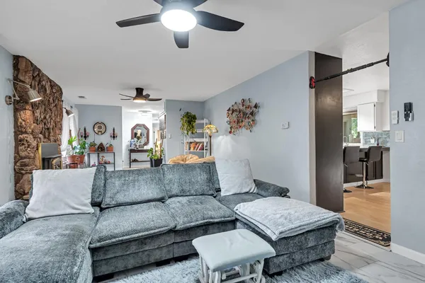 $469,000 | 13621 Lynda Lynn Way, Redding, CA 96003