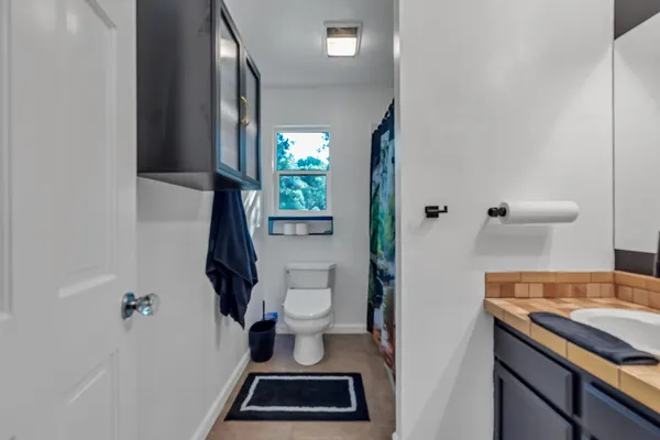 $469,000 | 13621 Lynda Lynn Way, Redding, CA 96003
