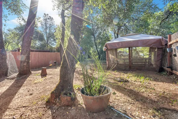 $469,000 | 13621 Lynda Lynn Way, Redding, CA 96003