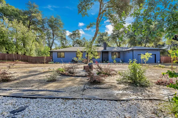 $469,000 | 13621 Lynda Lynn Way, Redding, CA 96003