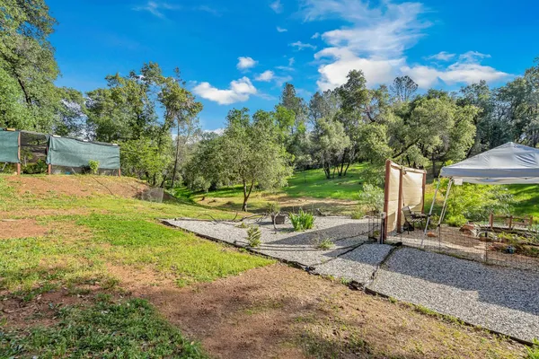 $469,000 | 13621 Lynda Lynn Way, Redding, CA 96003