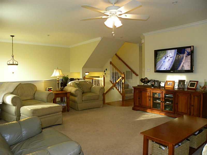 341 Maple Ridge Drive Canonsburg, PA 15317 - Photo 12 of 25 Family Room.