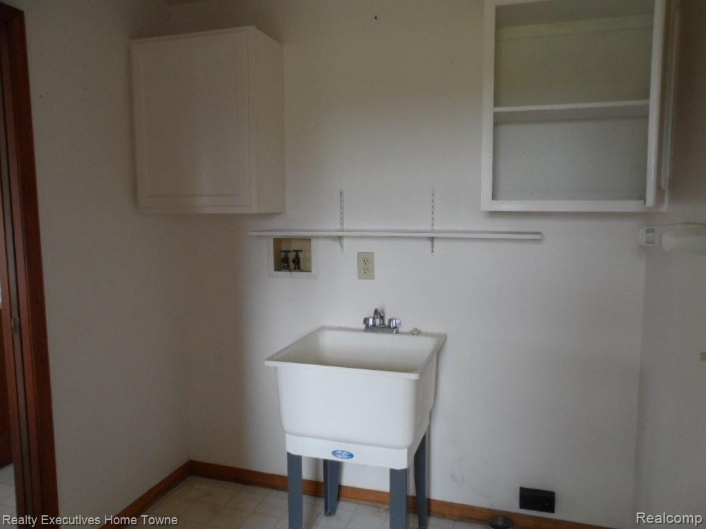 14471 Jeddo Road Yale, MI 48097 - Photo 11 of 18 264-096829 - Laundry Room.JPG