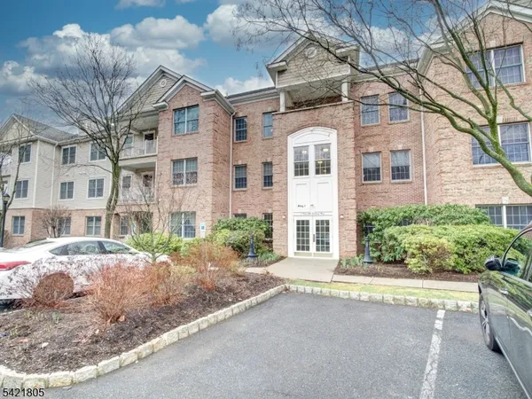 $495,000 | 9 Zachary Way, Mount Arlington, NJ 07856