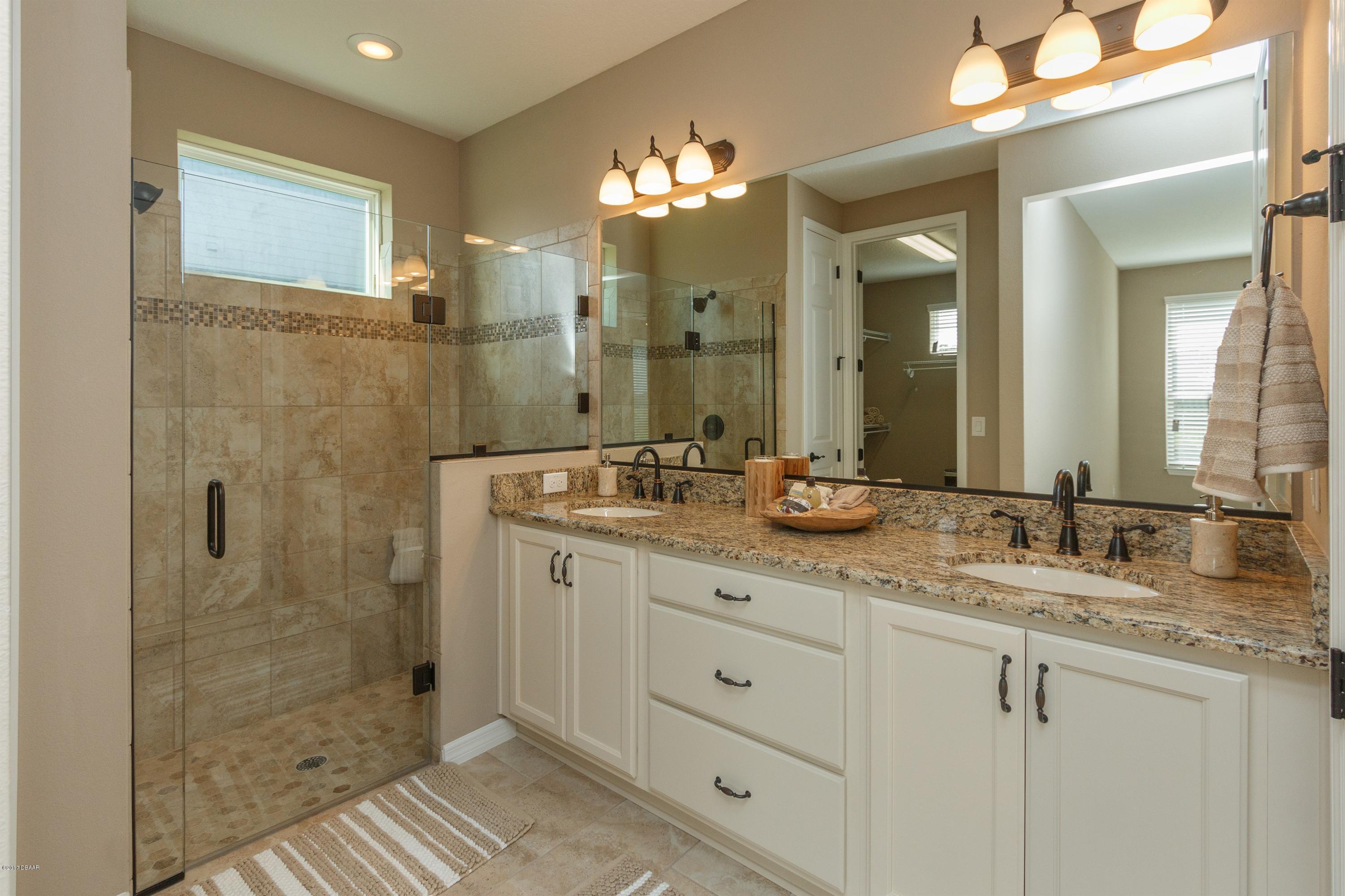 4686 Northwest 35th Ln Road Ocala, FL 34482 - Photo 5 of 10 017_Master Bathroom