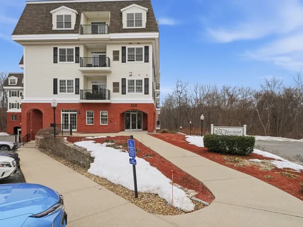 $429,900 | 350 Greene Street, Unit 410, North Andover, MA 01845