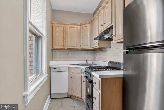 $2,245 | 1820 Swann Street Northwest, Unit 403, Washington, DC 20009