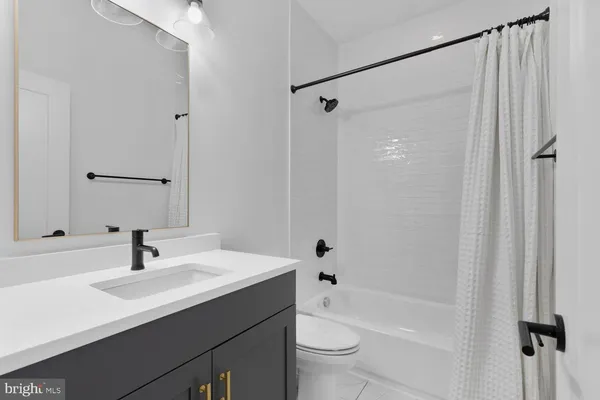 $3,850 | 664 Glick Court Northwest, Unit 6, Washington, DC 20001