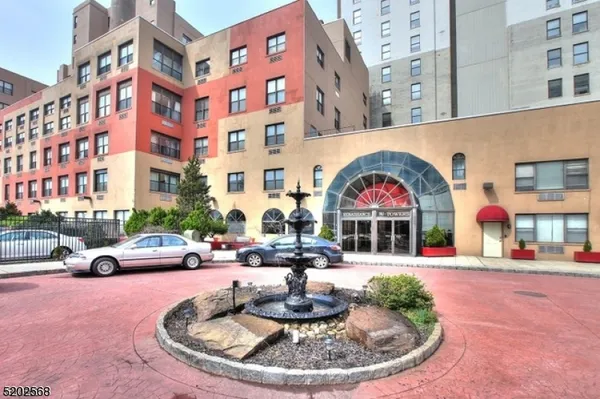 $2,450 | 111 Mulberry Street, Newark, NJ 07102