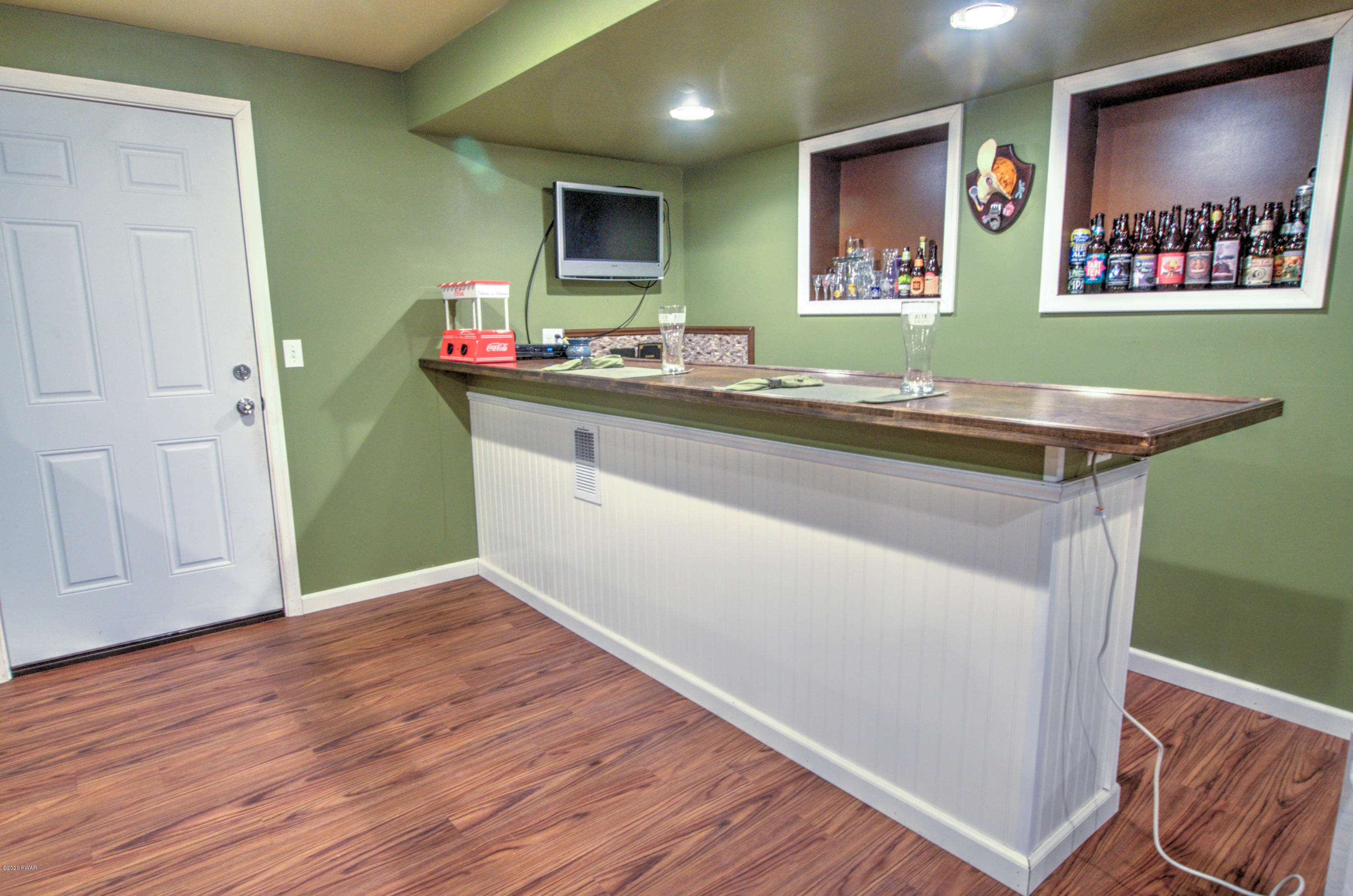 112 Cedar Ridge Road Hawley, PA 18428 - Photo 18 of 37 21-Lower Level Bar area