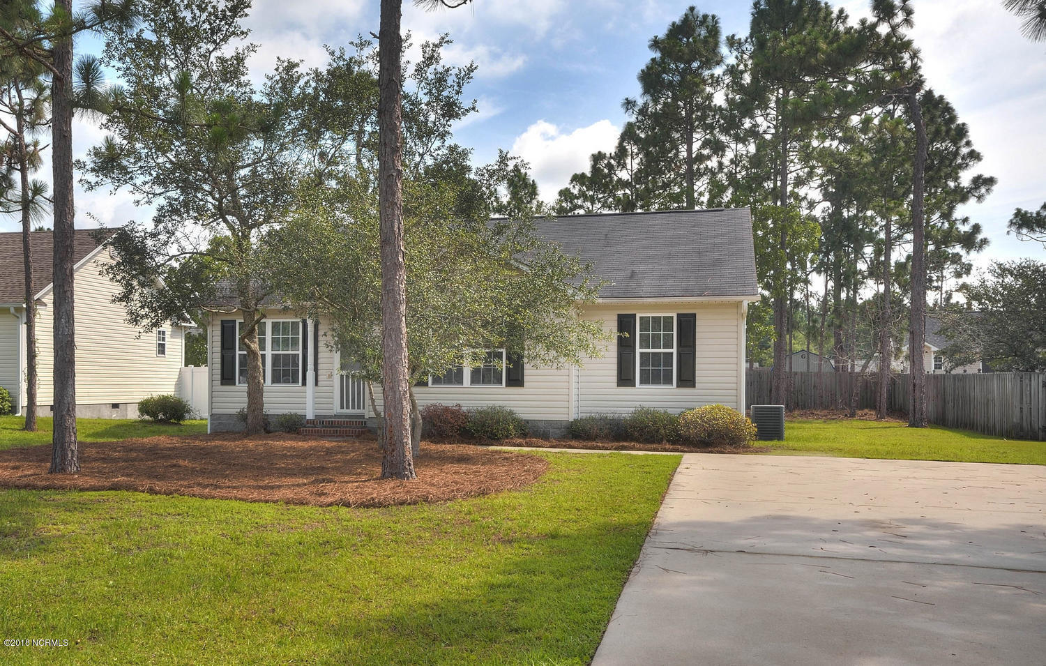 64 Cedar Road Southport, NC 28461 - Photo 2 of 29 64 Cedar Rd Southport NC 28461-large-002