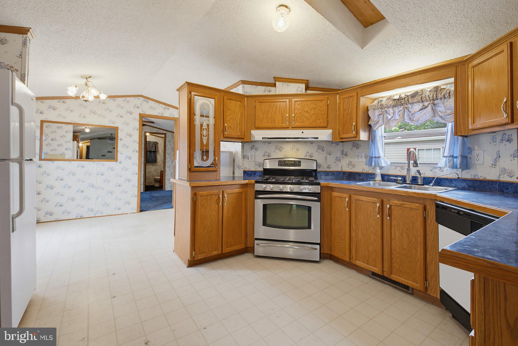475 Wabash Road Ephrata, PA 17522 - Photo 13 of 33 Charming kitchen with modern touches.