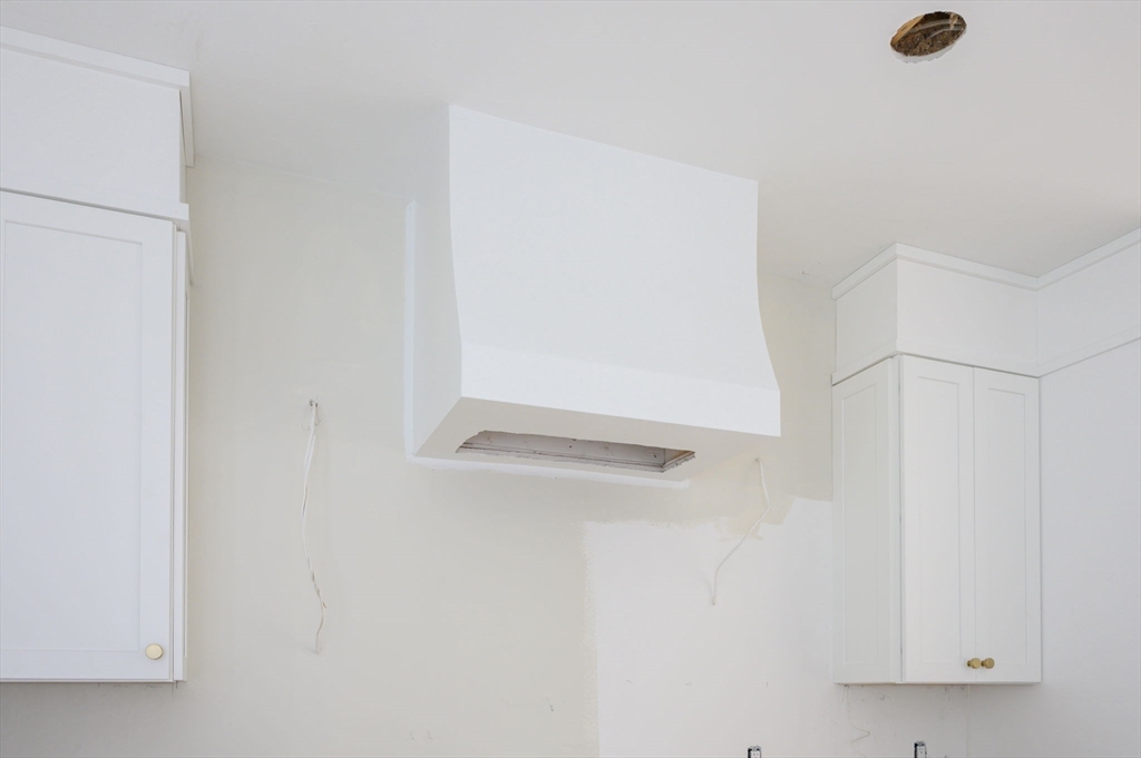 29 R Ashland Street, Unit 29R Boston, MA 02122 - Photo 14 of 22 a view of small space