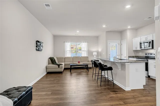 $220,000 | 14 Sunriff Court, Greer, SC 29651