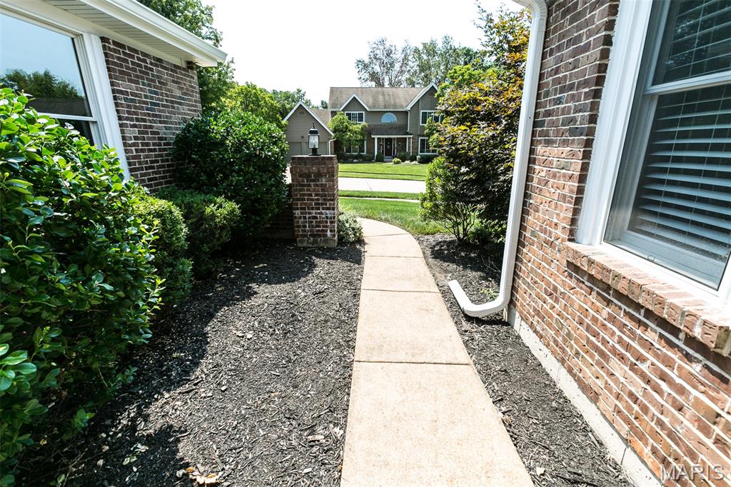 1923 York Ridge Court Chesterfield, MO 63017 - Photo 4 of 61 Gallery Image 4