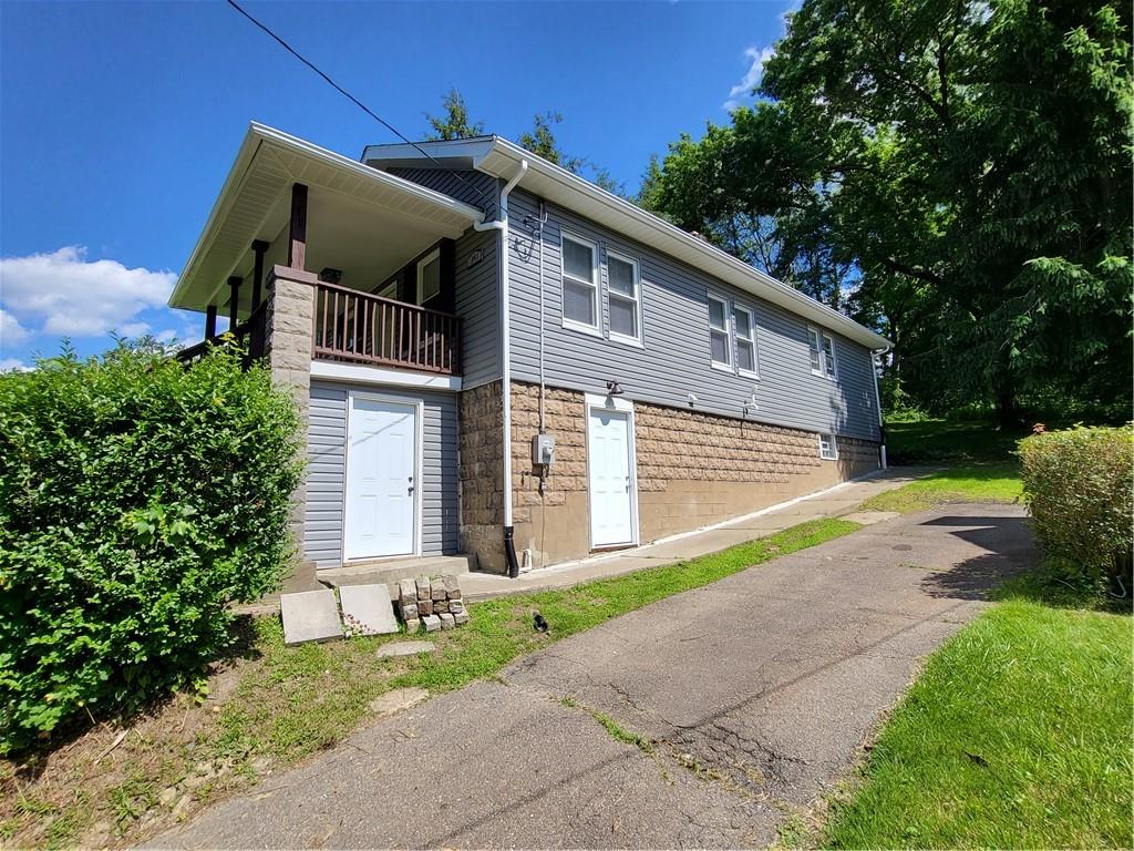 341 Beadling Road Pittsburgh, PA 15228 - Photo 4 of 23 Gallery Image 4