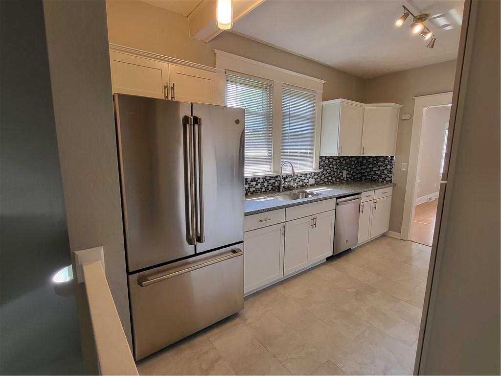 341 Beadling Road Pittsburgh, PA 15228 - Photo 8 of 23 Gallery Image 8