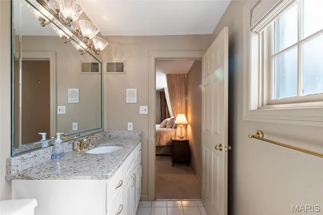 $699,000 | 13 Balcon Estates Court, Creve Coeur, MO 63141