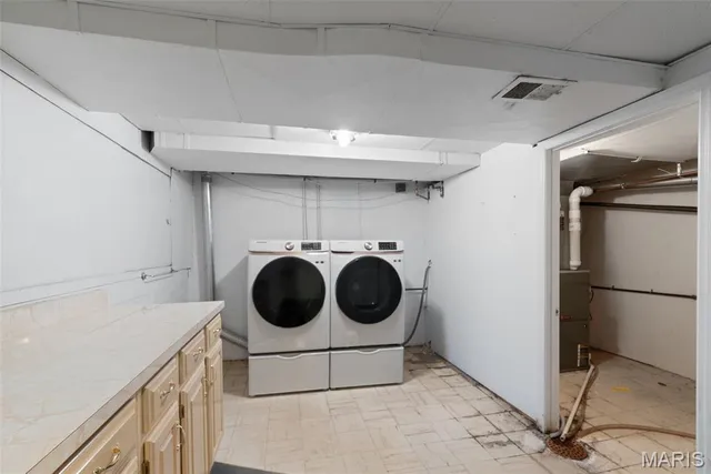 $699,000 | 13 Balcon Estates Court, Creve Coeur, MO 63141