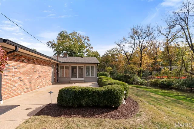 $699,000 | 13 Balcon Estates Court, Creve Coeur, MO 63141