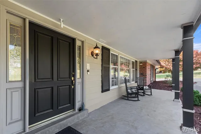 $699,000 | 13 Balcon Estates Court, Creve Coeur, MO 63141