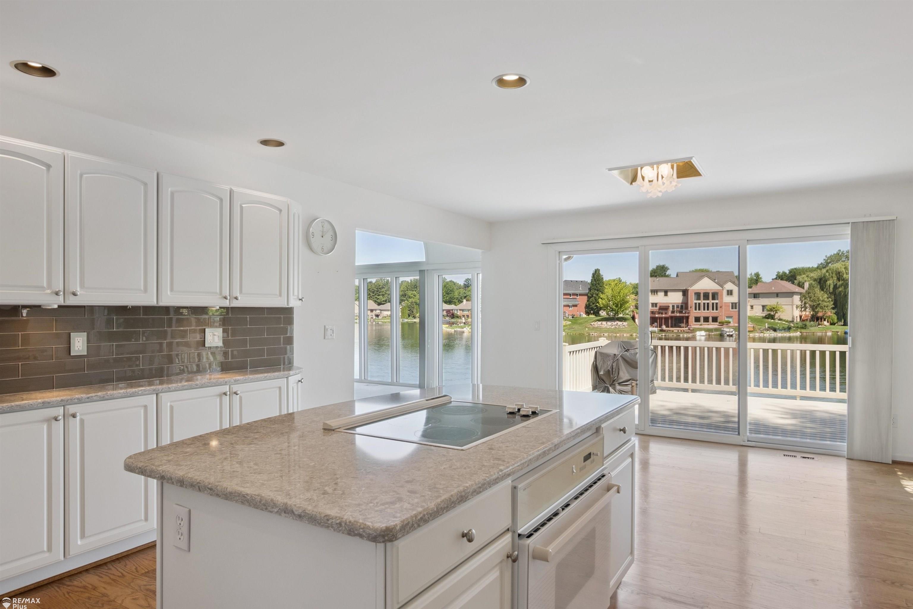 1671 South Shore Drive Rochester Hills, MI 48307 - Photo 8 of 77