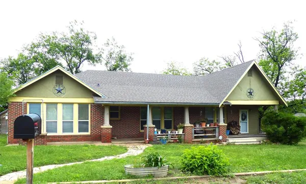 $199,000 | 606 South Blackburn Street, Brady, TX 76825
