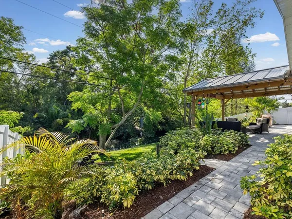 $549,000 | 1405 Embassy Drive, Clearwater, FL 33764