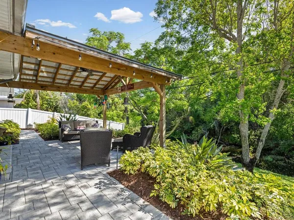 $549,000 | 1405 Embassy Drive, Clearwater, FL 33764